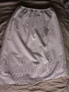 Ladies white polyester cotton half underskirt size 18-20 - Picture 1 of 3