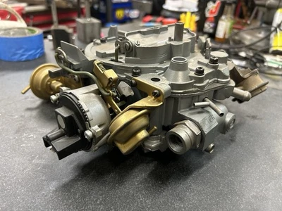 Rochester Quadrajet 800cfm Rebuilt Carburetor 4Bbl - Image 1 of 4
