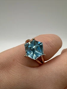 Anillo llamativo cubo de pasta azul - oro laminado de 14 quilates unido, talla N 1/2 pre amado - Imagen 1 de 10