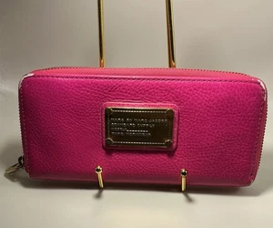 A Rare HTF Vintage Marc By Marc Jacobs Hot Pink Leather Zip Around Clutch Wallet - Picture 1 of 5