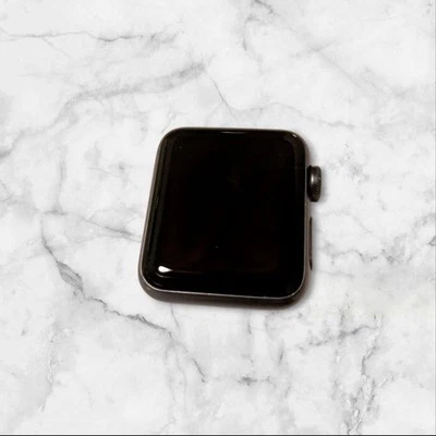 Apple Watch Series 3 38mm Cassa Grigio Siderale in Alluminio - Immagine 1 di 4