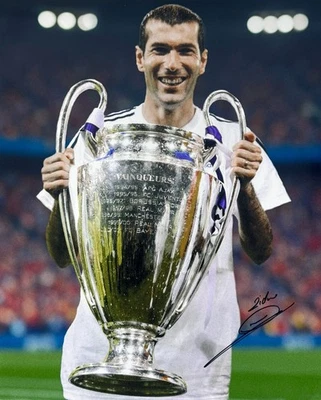 ZINEDINE ZIDANE SIGNED 16x20 REAL MADRID FOOTBALL PHOTO PROOF ALLSTARS EXCLUSIVE - Image 1 of 3