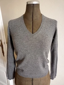 Benetton Damen Pullover Shirt Langarm 100% Kaschmir Grau V Ausschnitt  - Bild 1 von 15