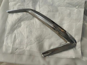 1980 MERCEDES SLC C107 Chrome Quarter Glass Surround Trim 1076980189 LEFT - Picture 1 of 6