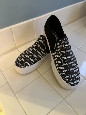 Новые без коробки женские Vans Asher без шнуровки гордость любовь выигрывает кроссовки черный/блестящий размер. 9 - Изображение 1 из 4