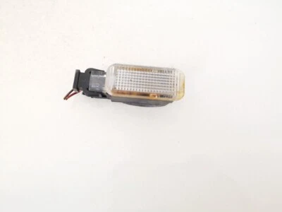 Iluminación interior Volkswagen Passat 1999 3b0947415b, original #1108411-64 Foto 1 de 3