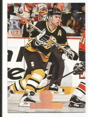 ADAM OATES 1994-95 LEAF CARD MINT CONDITION - Image 1 of 2