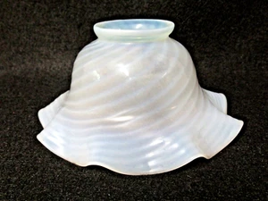 ANTIQUE RUFFLED OPALESCENT SWIRL LAMP SHADE 2 1/4" FITTER - Picture 1 of 9