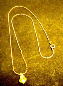Collar De Colección Tono Dorado con Perla Imitada en una Campana 15" Usado - Imagen 1 de 2