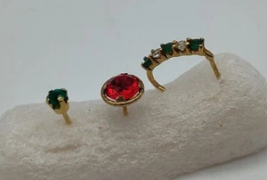 3 SINGLE Vtg 10K  14K Yellow Gold Red Green Glass Stone Post Stud Earring Lot - Picture 1 of 5