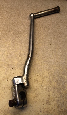 PEDAL PALANCA ARRANQUE KAWASAKI F11 1973-1975 OEM 13064-017 VINTAGE Foto 1 de 4
