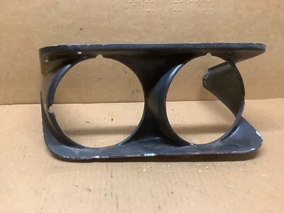 Bisel del faro delantero derecho Chevrolet Corvette 1973-1982 fibra de vidrio OEM  Foto 1 de 4