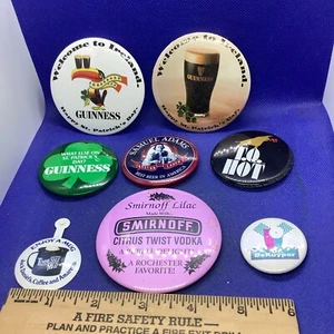 LOTE DE CERVEZA DE 8 divertidos botones pinback insignia beber cerveza, Guinness Smirnoff - Imagen 1 de 2