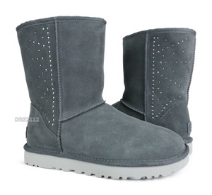 Las mejores ofertas en Plano (menos de 1 pulgadas) gris con tachuelas botas  para mujeres | eBay