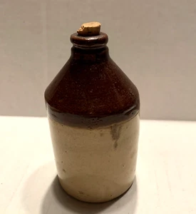 Mini jarra vintage de gres de dos tonos - aproximadamente 4 pulgadas - Imagen 1 de 10
