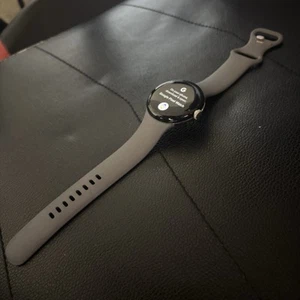 Google Pixel Watch 1st Gen 41mm GPS WiFi Bluetooth Grey/charcoal - Picture 1 of 6