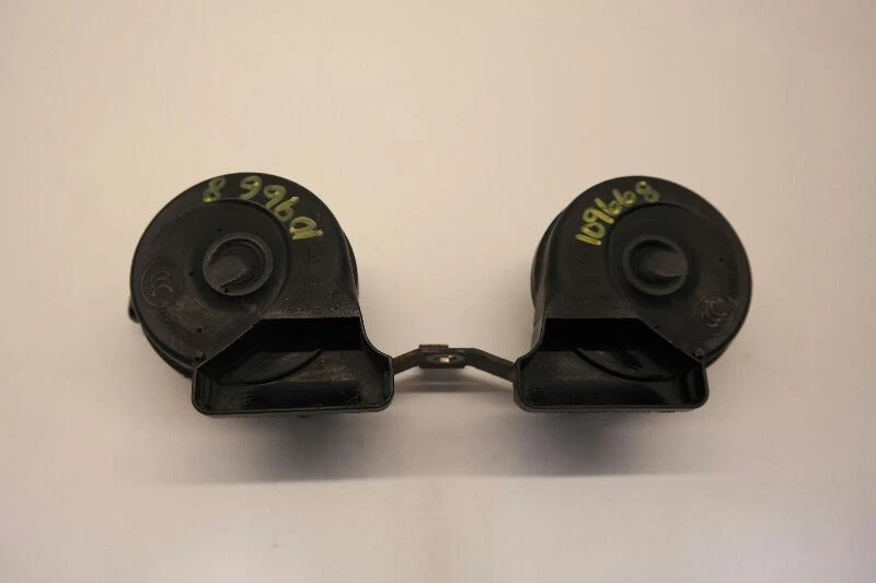 2008 09 2010 LAND ROVER LR2 HIGH LOW TONE HORNS LR001646     - Image 1 of 4