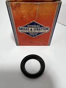 NOS OEM Briggs And Stratton 294160 oil seal (New old stock) - Picture 1 of 5