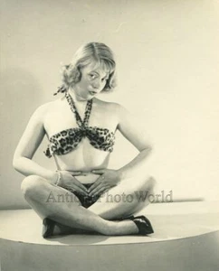 Seductive woman in leopard bathing suit vintage photo - Picture 1 of 1
