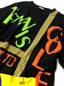 MAGLIETTA GIANNI VERSACE VINTAGE ANNI '90 PAROLE SPORTIVE TOP UOMO TENNIS GOLF MOTO VELA - Foto 1 di 12