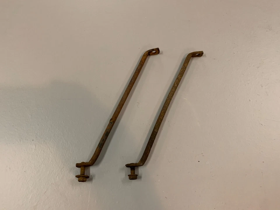 1968 Chevy Impala Caprice SS 396 427 front fender lower brace rods OEM 68 - Изображение 1 из 1