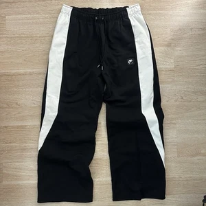 Size Large - Nike Air Open Hem Fleece Pants Black White HJ0287-010 (Brand New) - Picture 1 of 6