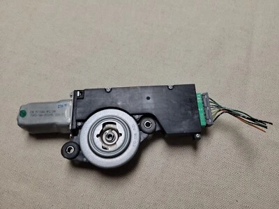 2007 - 2011 Honda CR-V Sun Roof Motor (OEM) 70450-SWA-J010-M1 - Image 1 of 4