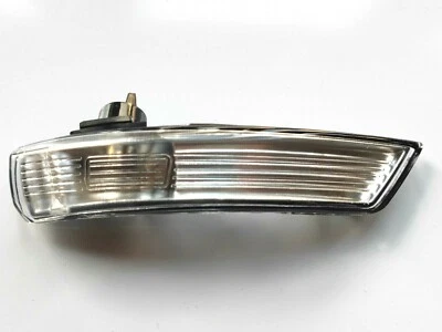 Ford Focus 2008-2017 Specchietto Laterale Cover Freccia Luce Lente Destro - Immagine 1 di 3