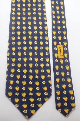 CORBATA CUELLO YVES SAINT LAURENT AZUL con FRESAS Y FLORES 100% SEDA ITALIANA Foto 1 de 4