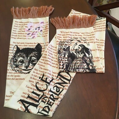 ALICE IN WONDERLAND Storybook Scarf, 7" x 65" Fringed, EXCELLENT! — 第 1/4 张图片