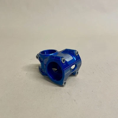 Vástago Hope Tech AM, abrazadera de 35 mm x 31,8 mm, 0°, anodizado azul, 1-1/8", Trail/Enduro Foto 1 de 4