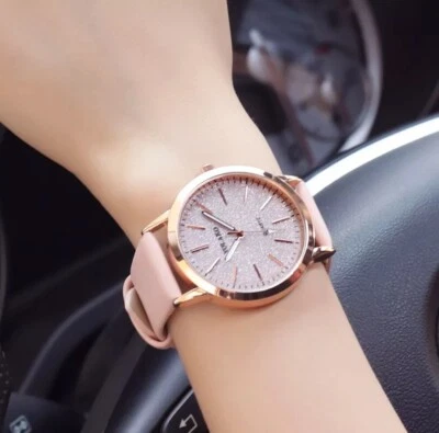 女士粉色手表粉色表带闪光细节-很棒礼物 — 第 1/4 张图片