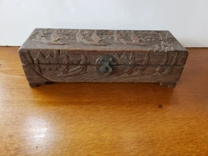 Vintage Spieluhr aus Holz geschnitzt mit Segelbooten Motiv - Bild 1 von 8