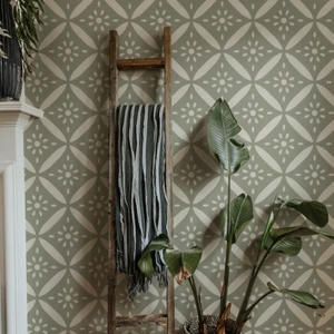 Ravenna Modern Floral Wall Stencil - Craft Airbrush Painting Wall Mylar Reusable - Picture 1 of 3