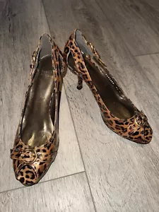 Stuart Weitzman Sz 8.5 Cheetah Print Peep Toe Pumps w/Gold Buckle - Picture 1 of 5