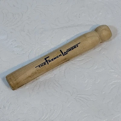 Pinza de ropa coleccionable Thomas Keller The French Laundry Michelin Restaurant Napa Foto 1 de 4