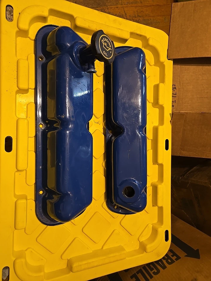 Cubiertas de válvulas Ford vintage bloque pequeño 289, 302, 351W como nuevas ¡MIRA! OEM MUSTANG F150 Foto 1 de 4