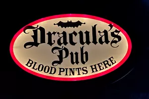 DRACULA'S BAR BLOOD PINTS HERE OVAL PLUG IN LIGHT UP SIGN HALLOWEEN DECOR - Picture 1 of 7