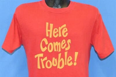 vintage años 70 ¡AQUÍ VIENE EL PROBLEMA! CAMISAS LOCAS HAWAII ROJO ALGODÓN Camiseta MEDIANA M Foto 1 de 3