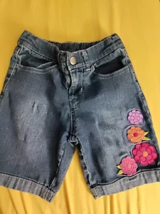 Gymboree GIRLS 6 Years. Blue Jean Shorts 6. Flower Embroidery. Super Cute. EUC. - Picture 1 of 3