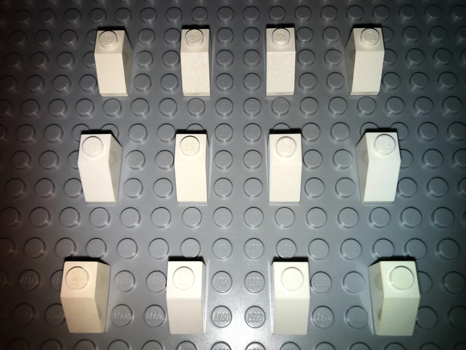 LEGO Schrägstein 12 Stück 3040 weiß 2x1 Steine Hausbau Stadt Zubehör System City - Bild 1 von 1