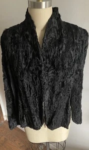 Vintage Fell Cape schwarz kurz Hakenverschluss Grannycore Reparaturen 26" L Blumenfutter - Bild 1 von 11