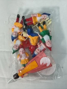 Vintage Snow White & The Seven Dwarfs Plastic Cake Toppers Complete New In Pkg - Picture 1 of 3