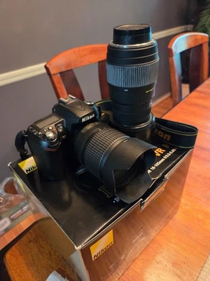 Nikon D D90 12.3MP Digital SLR Camera - Black (Kit w/ VR 18-105 mm Lens) - Image 1 of 4