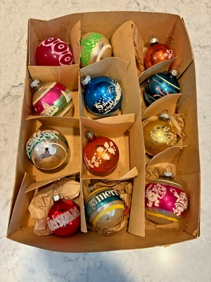 12 adornos estampados Brite y Corning brillantes vintage - bonita variedad Foto 1 de 3