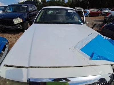 Used Hood fits: 2005 Mercury Grand marquis  Grade A - Image 1 of 4