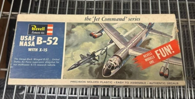 Revell Kit #H-273 USAF NASA B-52 w/X-15 1:175 - Image 1 of 2
