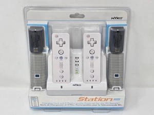 NYKO Charge Station EX - Base de carga y 2 baterías recargables para mando Wii - Imagen 1 de 6