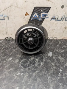 Audi A1 1.4 TSI CAXA 2011 - Ventilación central del tablero - 8X2820951 - Imagen 1 de 2