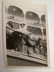 Ernest Hemingway Shirtless Pose 7” X 5” Wire Press Photo Photograph Picture - Picture 1 of 3